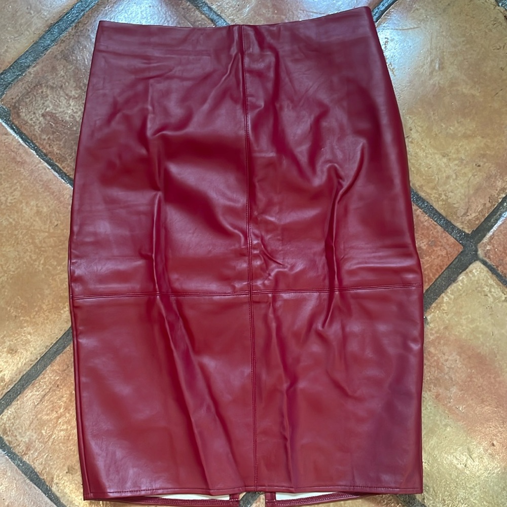 Vegan leather pencil skirt - Yowsa!